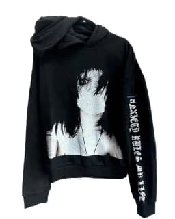 Men Black Pullover Hoodie Rock Inspired Street Trend Design Youth Clothing Loose Fit Comfy Urban Wear with Stylish Attitude