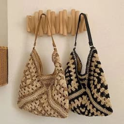Popular Women's Woven Straw Shoulder Bag Medium Size Handbag with Handle for Beach Vacation Tote Large Capacity Beach Bags