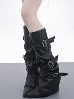 [EAM] Black Buckle Rivet Pu Leather Leg Warmers Knee Sleeve Personality Women New Fashion All-match Spring Autumn 2026 1DK0284