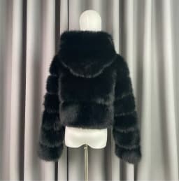 Winter Warm Ladies Fake Fox Fur Jacket Short Fashion Hooded Artificial Fox Fur Coat High Quality Women's Cropped Fur Coat Black