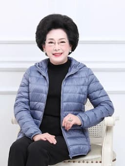New Light Weight Short down Jacket for Middle Aged And Elderly Women Loose Fit Hooded Coat plus Size Cotton Outerwear