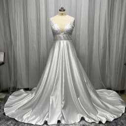 Customized Princess Wedding Dress A-Line Deep V Neck Lace Appliques Bride Dresses Satin Fabric Boho Cheap Dubai Wedding Gowns