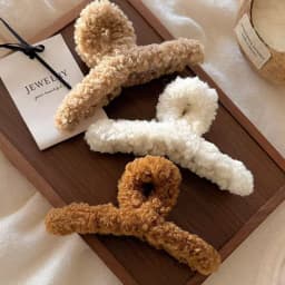 1pc Autumn/Winter Korean-style Gentle New Lamb Wool Cross Large Hair Claw Shark Clip Hair Accessory, Suitable for Daily Use