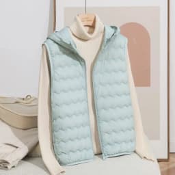 Schinteon Women's 90% Lightweight White Duck down Vest Autumn Winter Warm Top with Hood 2026 New Sleeveless Jacket