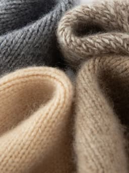 Luxury 100% Cashmere Knitted Hat for Men and Women Unisex Warm Casual Cap Solid Color Autumn Winter Skin-friendly Bottom Wear