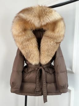 2026 New Fashion Winter White Duck Down Jacket Women Real Natural Fox Fur Hooded Thick Warm Belted Puffer Down Coat Warm Parka