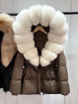 2026 New Winter Real Natural Fox Fur Collar Thick Wam Puffer Jacket Women Hooded Belt Slim White Duck Down Coat Waterproof Parka