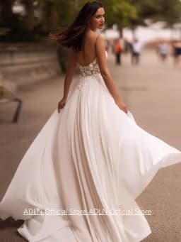 Sexy Beach Wedding Dress Boho Bridal Gown Customized Spaghetti Straps V Neck Sequined Applique Chiffon Backless Bride Dresses