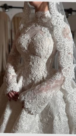Custom Luxury High Neck Long Sleeve Lace Ball Gown Wedding Dress Cathedral Train Modest Muslim Bridal Gown Vestido De Novia