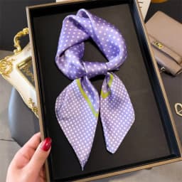 2024 Luxury Floral Print 70cm Square Silk Scarf Women Designer Scarves Bandana Foulard Shawl Hijab Echarpe Hairband Tie Ribbon