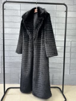 [EAM] Black Long Elegant Big Size Faux Fur Jacket New Lapel Long Sleeve Women Coat Fashion Tide Autumn Winter 2026 1DJ8886