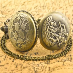 Retro Bronze Steampunk Soldier Flip-Back Quartz Necklace Series Commemorative Pocket Watch For Male And Female Students