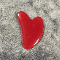 1pc Heart Shape SPA Massage Beeswax Gua sha Scraping Massage Scraper Face Massager Acupuncture Guasha Board Massager for face