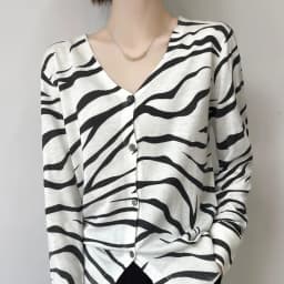 Spring and Autumn PerFemale Knit Cardigan Wool V-neck Jumper Top Single Breasted Simple Slim Women White Black Patchwork Sweater