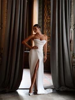 Customized Off Shoulder Sweetheaert Neckline Mermaid Satin Wedding Dress Lace-up Back Floor Length Side Slit Sweep Train Gown