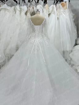 BEPEITHY Customized Vintage Long Sleeves Wedding Dresses 2026 Autumn V Neck Ball Gown Glitter Bride Plus Size Bridal Gown New