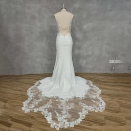 Elegant Mermaid Wedding Dress Spaghetti Straps Deep V Neck Lace Appliques Backless Buttons Chapel Train Satin Bridal Gown Custom