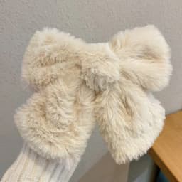 1pc New Korean version autumn and winter plush bow hair clip, velvet back of the head hair clip, furry clip hair accessory