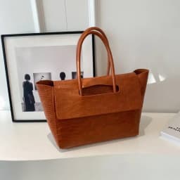 Luxury Crocodile Pattern Women Handbag With Short Handle Shoulder Bag 2026 New Designer Bag Large Capacity Travel Bag Trend Tote