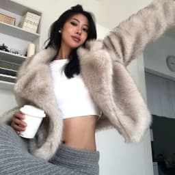 Luxury Faux Fox Fur Cropped Jacket for Women Winter Fluffy Cozy Warm Coats Female Fashion Street Lapel Collar Plush Outerwear