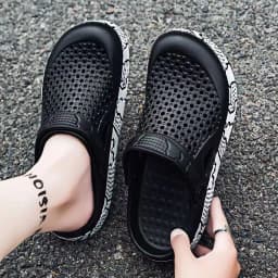 Men's Clog Slippers Breathable Hole Design Lightweight Adjustable Back Strap Summer Multi-scene Bathroom Beach Garden Shoes