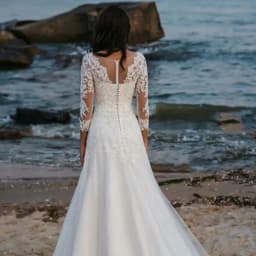 Long Wedding Dress Elegant Long Sleeves V Neck Lace Appliques A Line Tulle Sweep Train Bridal For Women Robe De Mariee Summer