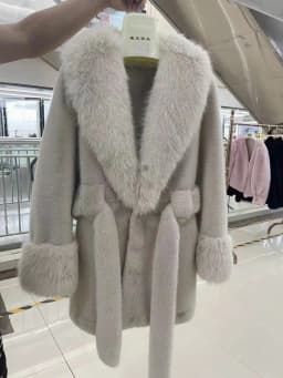Luxury High Quality New Large Fur Collar Fur Coat Belt Slim Jacket Women Winter Warm Eco-Friendly Mink Fox Fur Coat Premium Tops