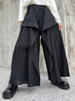 EAM Black Pleated Irregular High Elastic Waist Wide Leg Pants New Loose Trousers Women Fashion Tide Autumn 2026 30A2833