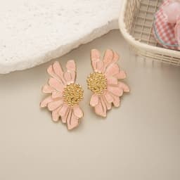 White Pink Color Metal Petal Stud Earrings for Women Personality Fashion Flower Earrings pendientes mujer