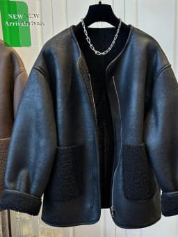 Thickened Leather Jacket Women's Winter Outerwear Warmth Integrated Fur Casual Style round Neck Zipper Closure