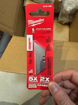 Milwaukee 48-22-1905 Utility Knife Blades Heavy-Duty Iron-Carbide Replacement Blades for Box Cutters & Cutting Tasks