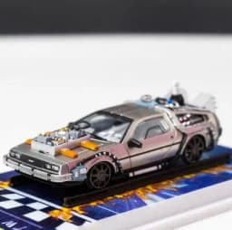 MJ 1:64 back to the future DeLorean DMC 12 Diecast Model Car