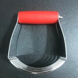 LMETJMA Spring Chef Dough Blender Pastry Cutter with Heavy Duty Stainless Steel Blades Multi-Purpose Dough Blender Mixer JT208