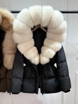2026 New Winter Real Natural Fox Fur Collar Thick Wam Puffer Jacket Women Hooded Belt Slim White Duck Down Coat Waterproof Parka