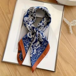 Elegant 27.56inch Floral Print 70cm Square Beach Satin Scarf Casual Elegant Thin Breathable Neck Women Head Wrap Hair Scarves