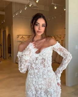 Off The Shoulder Long Sleeve 3D Floral Lace Mermaid Wedding Dress Frayed Edge Sweetheart See Through Bridal Gown With Sweep Trai