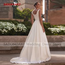 Customized Elegant Square Collar Ivory Satin Wedding Dress for Bride Sleeveless Bride Gown with Pockets Bow Vestidos De Novia