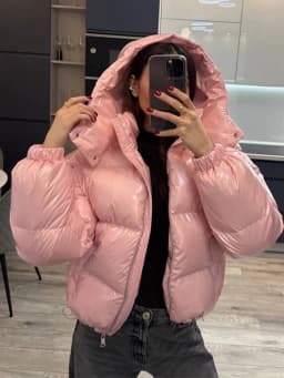 Glossy Cropped Hooded Puffer Coat Drawstring Hem Zip-Up 2026 Winter Women Warm Padded Jacket Warm Causal Lady Cotton‑Padded Coat