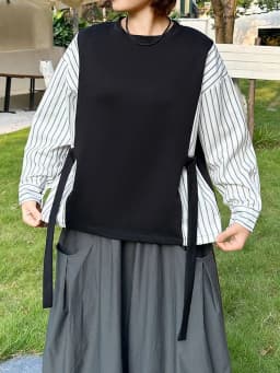 [EAM] White Spliced Striped Ribbon Big Size Sweatshirt New Round Neck Long Sleeve Women Fashion Tide Spring Autumn 2026 1DK0357