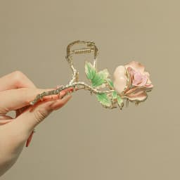 Light Luxury Metal Hair Claw Clips White Flower Hair Pins Shiny Rhinestone Ponytail Holder Pearls Tassel Hair Jewelry for Women
