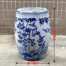 White Porcelain and Drawn Blue Shoe Hand Changing Stool Ceramic Drum Bathroom Neoclassical Imitation Sitting Stool Low Round