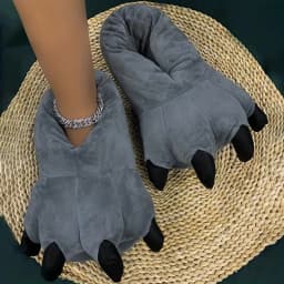Wholesale Luxury Fluffy Paw AntiSlip Brown Plush House Indoor Slippers Men Animal Plush Home Bedroom Claw Slides Women Sandals