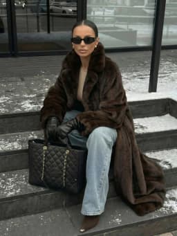Winter High Quality Brown Long Wide Lapel Fur Jacket Thicken Warm Faux Fur Jacket Women Luxury Double Pocket Fluffy Overcoat