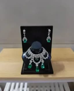 1:6 Doll Mini Jewelry Earring Necklace Set (including Display Rack) for Doll Decorative Toys, Doll Gift Accessories