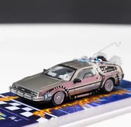 MJ 1:64 back to the future DeLorean DMC 12 Diecast Model Car