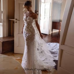 Customized Handmade Flowers and Sequined Bridal Gowns Charming Strapless Mermaid Wedding Dress Elegant Organza Robe de mariée