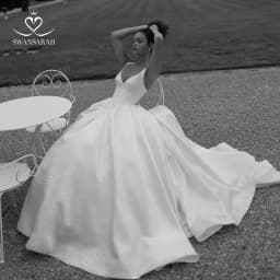 Elegant Sleeveless A-line Wedding Dress V-neck Backless Princess Vestido De Novia Swansarah W349 Customized Party Bride Gown