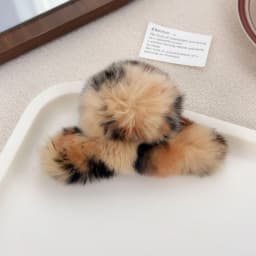 Luxury Large Plush Otter Rabbit Hair Claw Clip for Women, Elegant Fuzzy Chunky Hair Clip, Big Volume Bun Maker Shark Clip
