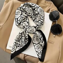 Elegant 27.56inch Floral Print 70cm Square Beach Satin Scarf Casual Elegant Thin Breathable Neck Women Head Wrap Hair Scarves