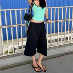Women Side Stripes Raw Edge Wide Leg Capri Sweatpants Elastic Waist Loose Fit Baggy Cropped Casual Jogger Knee Length Trousers